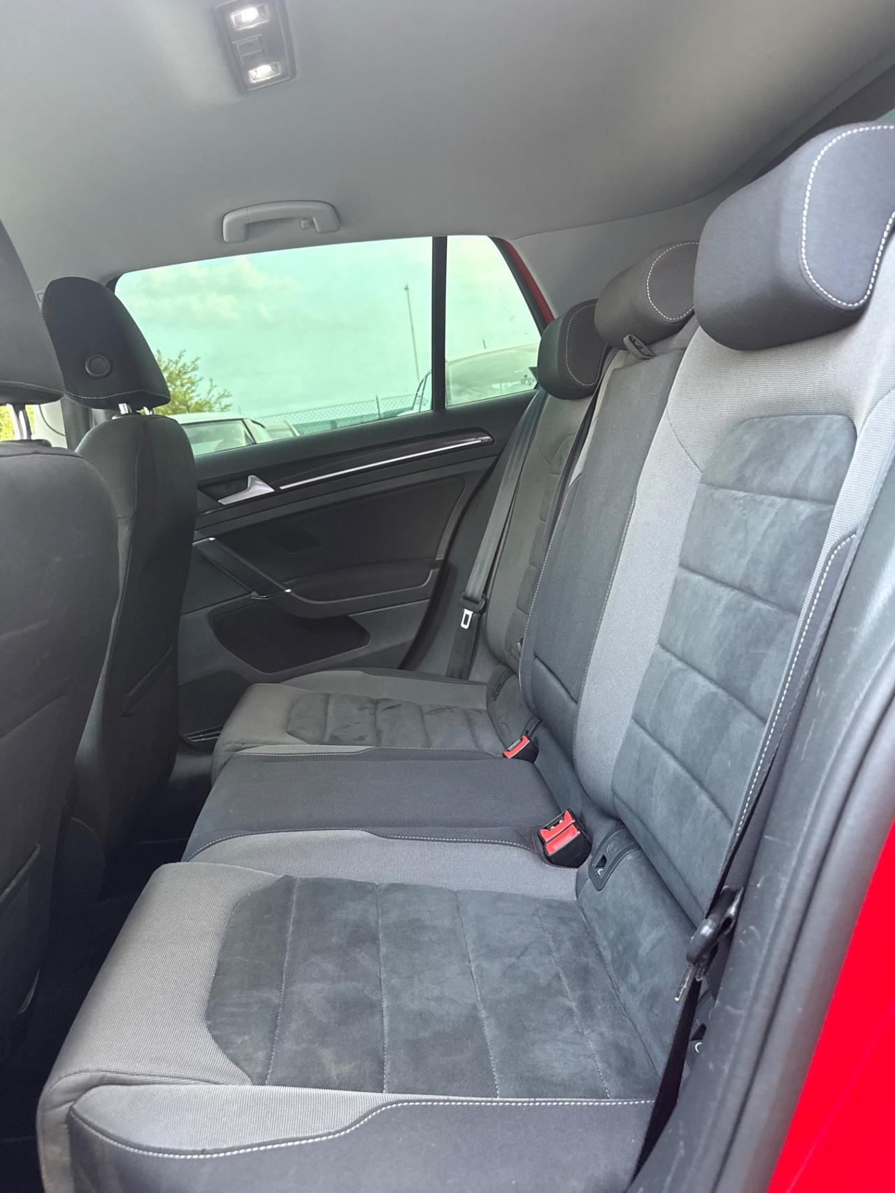 Volkswagen Golf 2.0 TDI 5p. Executive BlueMotion Technology