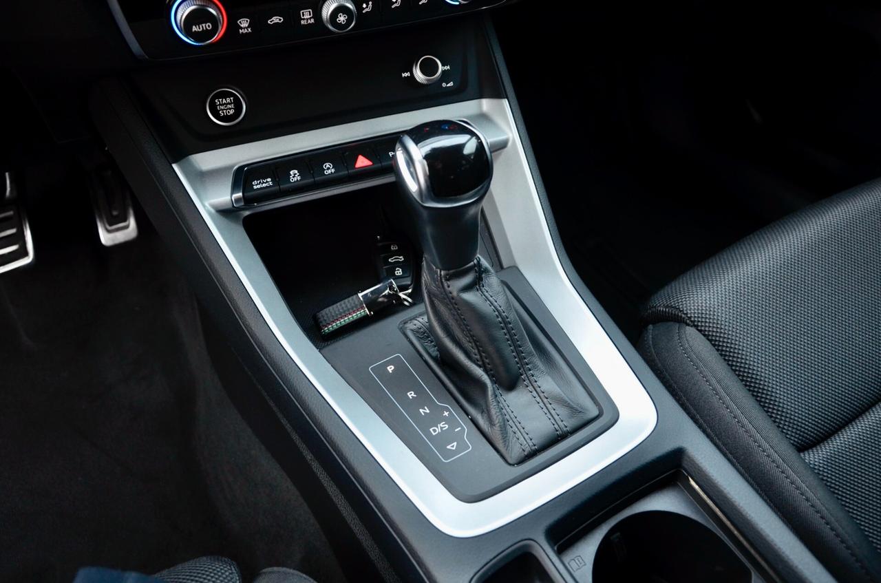 AUDI Q3 SPB 35 2.0 TDI S-LINE 150cv S-TRONIC, IVA ESPOSTA, UFF ITALIANA, SERVICE CON FATTURE, CHECK AUDI, FULL LED, RETROCAMERA, PERMUTE