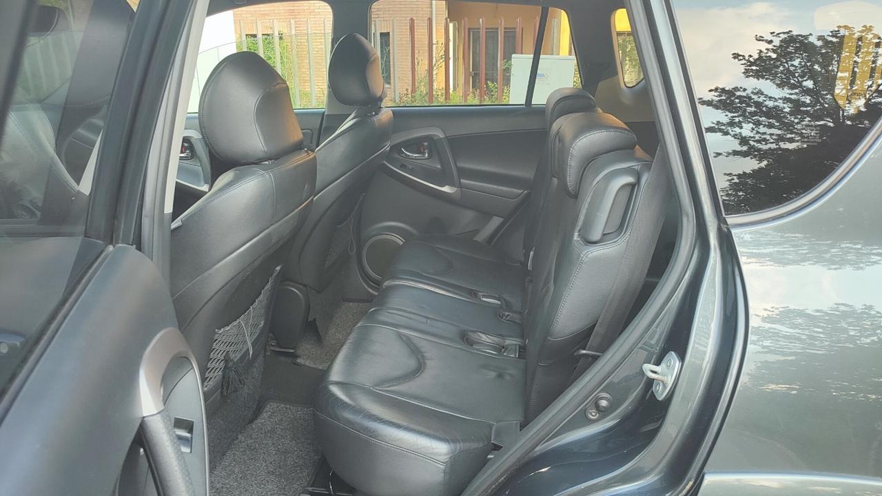 TOYOTA RAV4 2.2 D-4D 177CV LUXURY