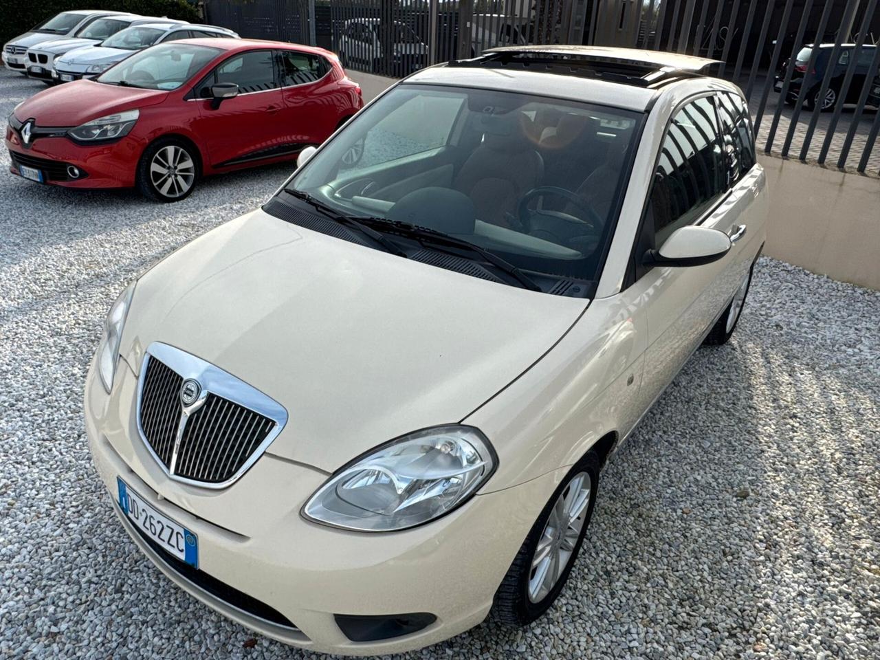 Lancia Ypsilon 1.3 MJT 90 CV Platino