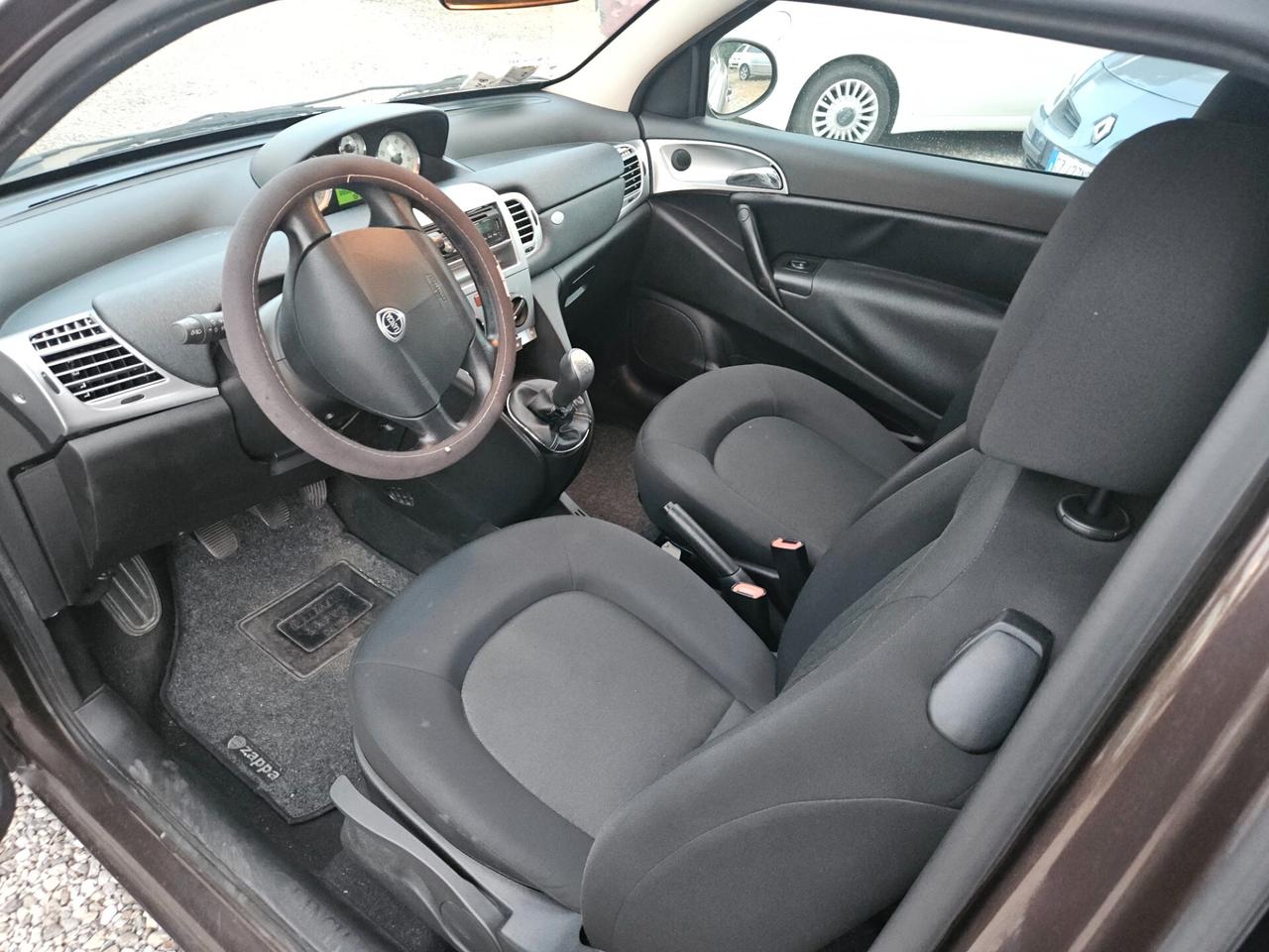 Lancia Ypsilon 1.3 MJT 75 CV Diva