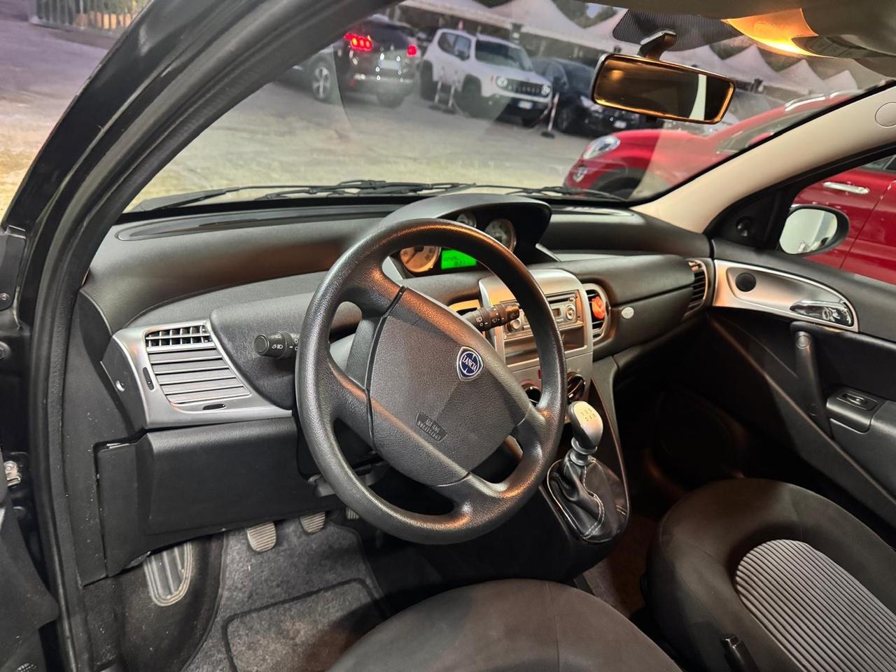 Lancia Ypsilon 1.2 modamilano