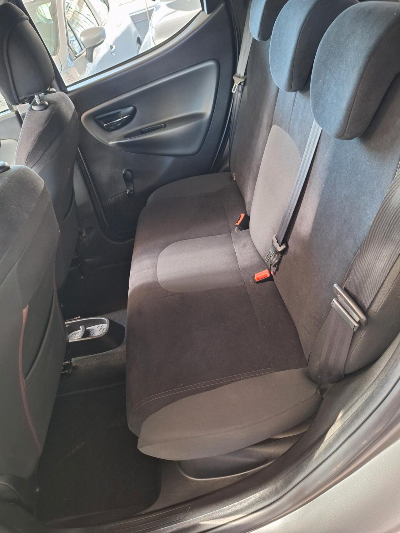 Lancia Ypsilon 0.9 TwinAir 85 CV 5 porte S&S Platinum Tetto Panoramico Apribile