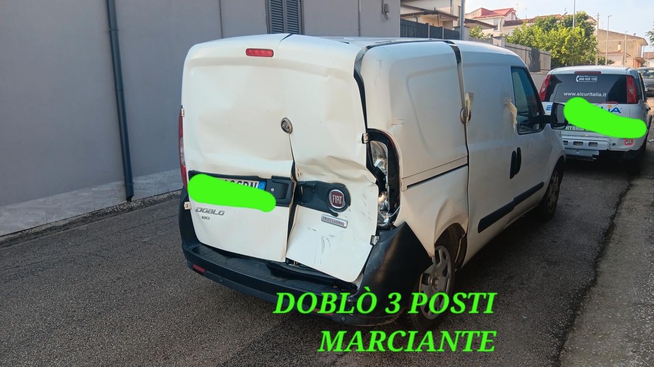 Fiat Doblo 3 posti incidentata sinistrata mondialcars
