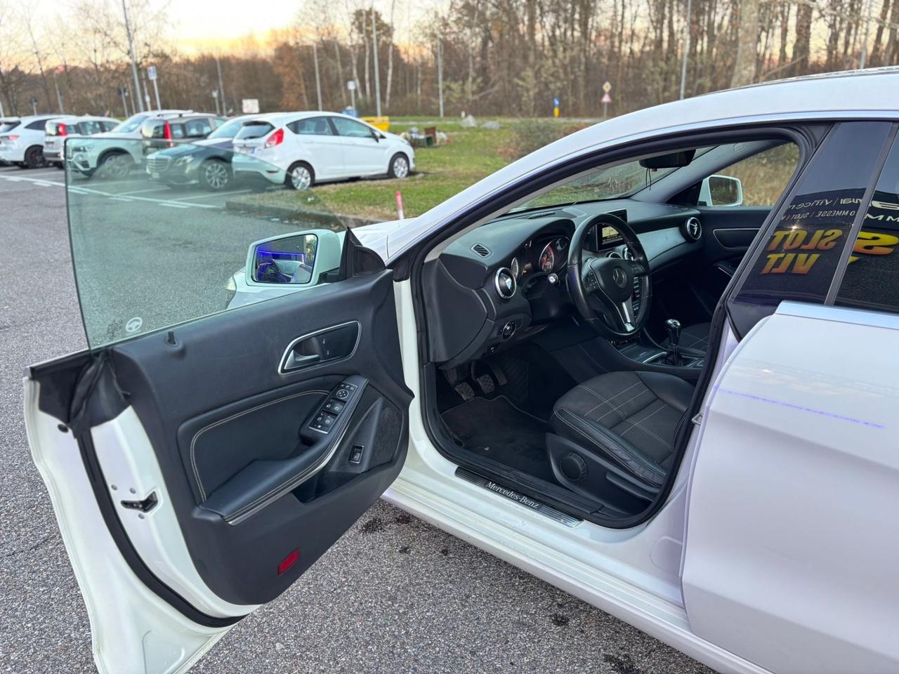 Mercedes-benz CLA 200 d Premium