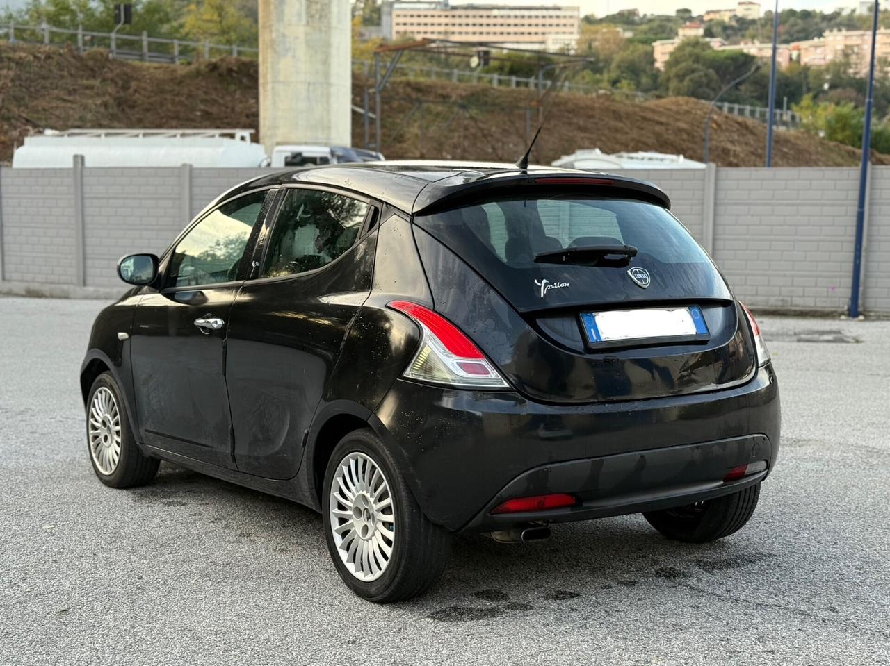 Lancia Ypsilon 1.3 MJT 16V 95 CV 5 porte IDEALE PER NEOPATE