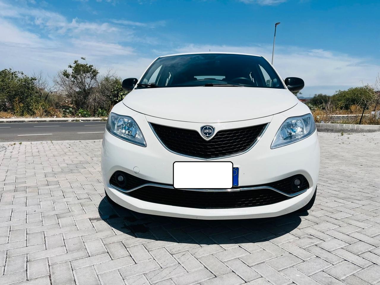 Lancia Ypsilon 1.3MLJT BASSI CONSUMI 2013