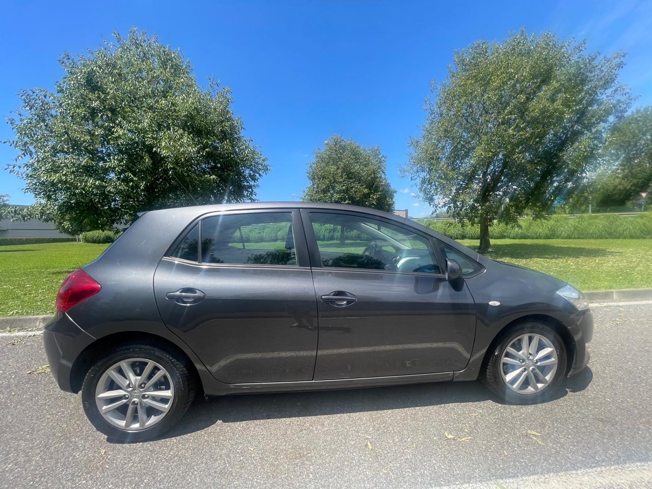 Toyota Auris 2.0 D-4D 5 porte Sol
