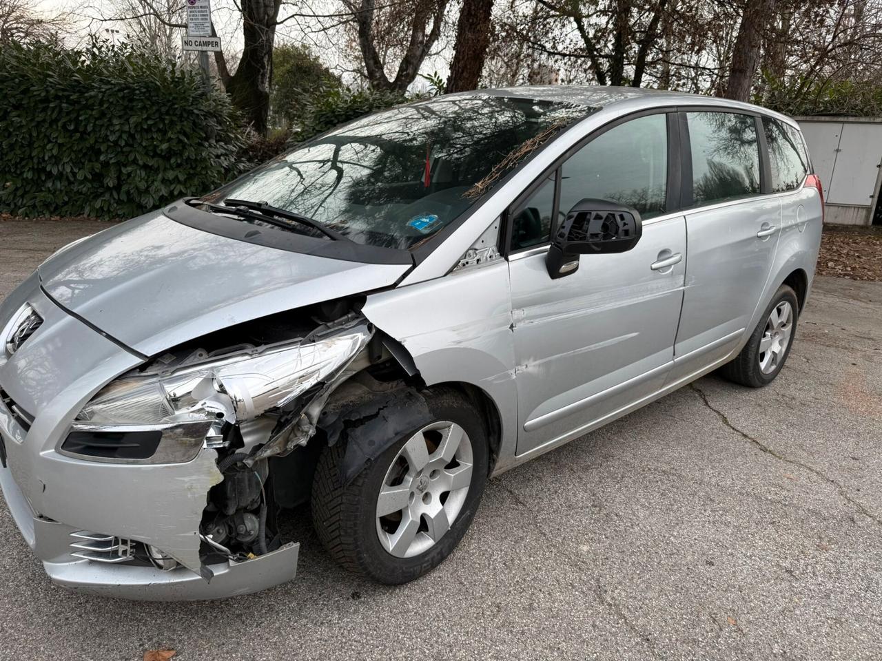 Peugeot 5008 1.6 HDi 112CV Féline