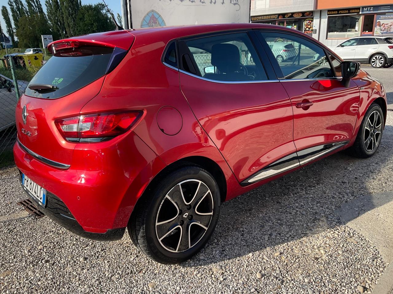 Renault Clio 1.2 75 CV 5 porte Duel