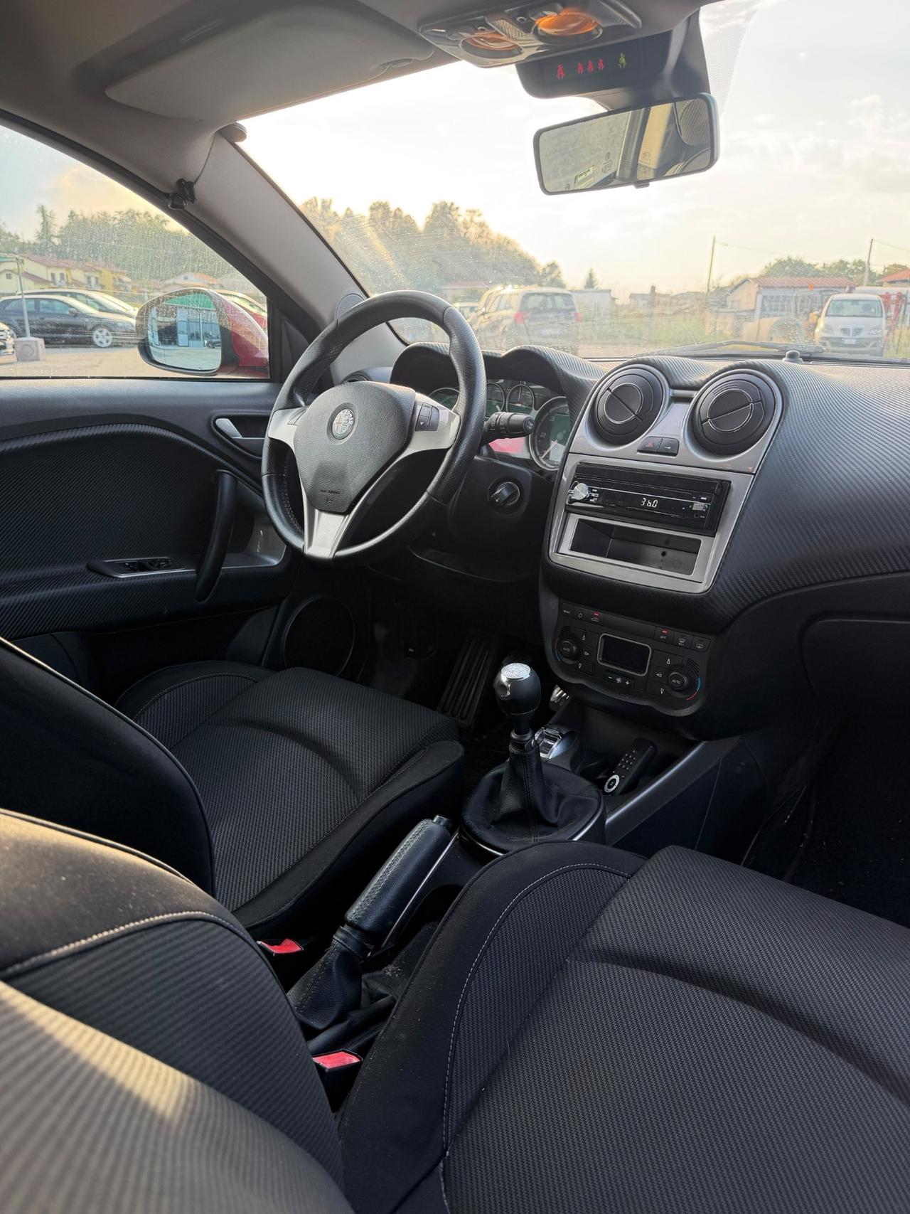 Alfa Romeo MiTo 1.6 JTDm 16V Distinctive Sport Pack