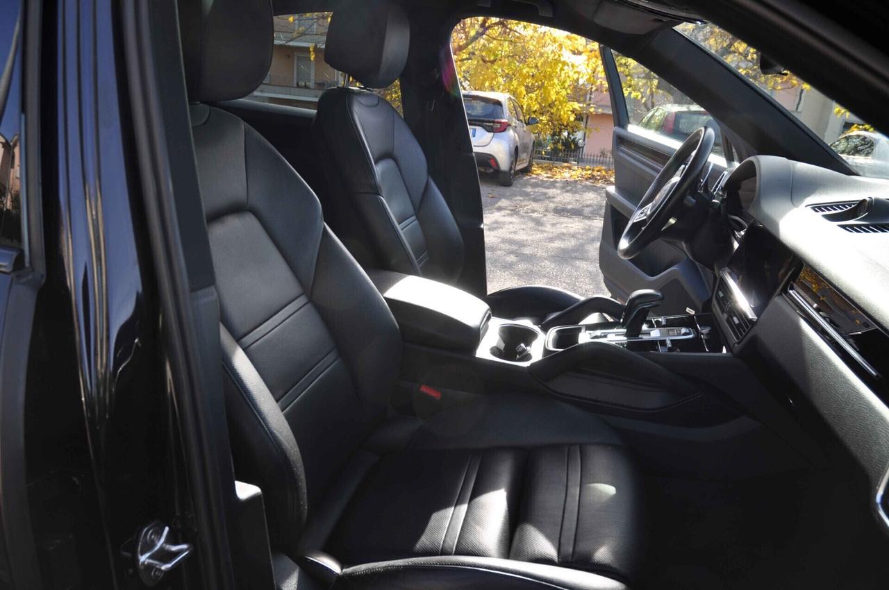 Porsche Cayenne Coupé 3.0 V6 E-Hybrid LEASING