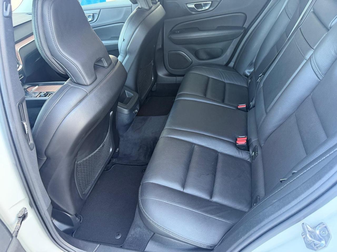 Volvo V60 Cross Country D4 AWD Geartronic Business Plus