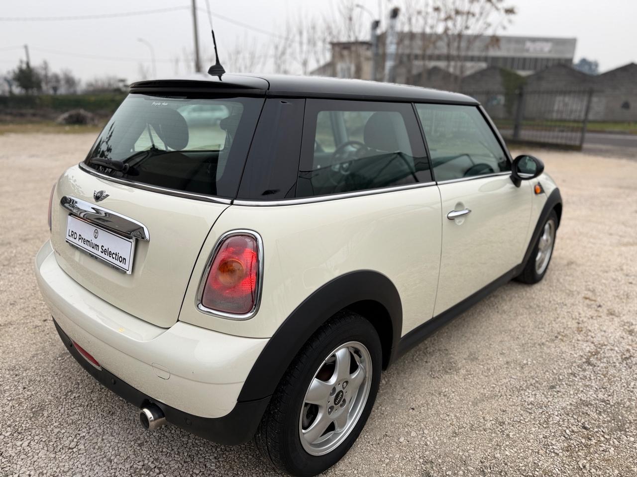 MINI One Mini III R56 2007 Hatchback 1.4