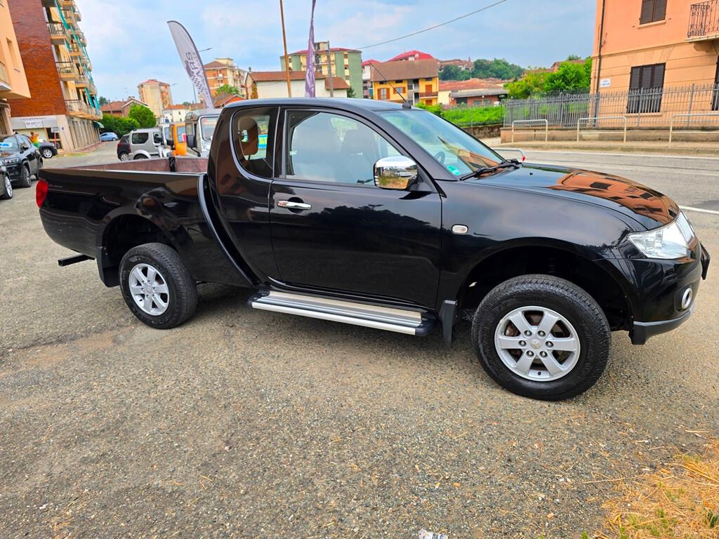 Mitsubishi L200 2.5 DI-D/136CV CLUB CUB INVITE