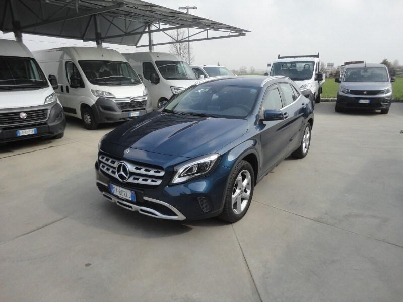 MERCEDES GLA (X156) GLA 200 d Automati...