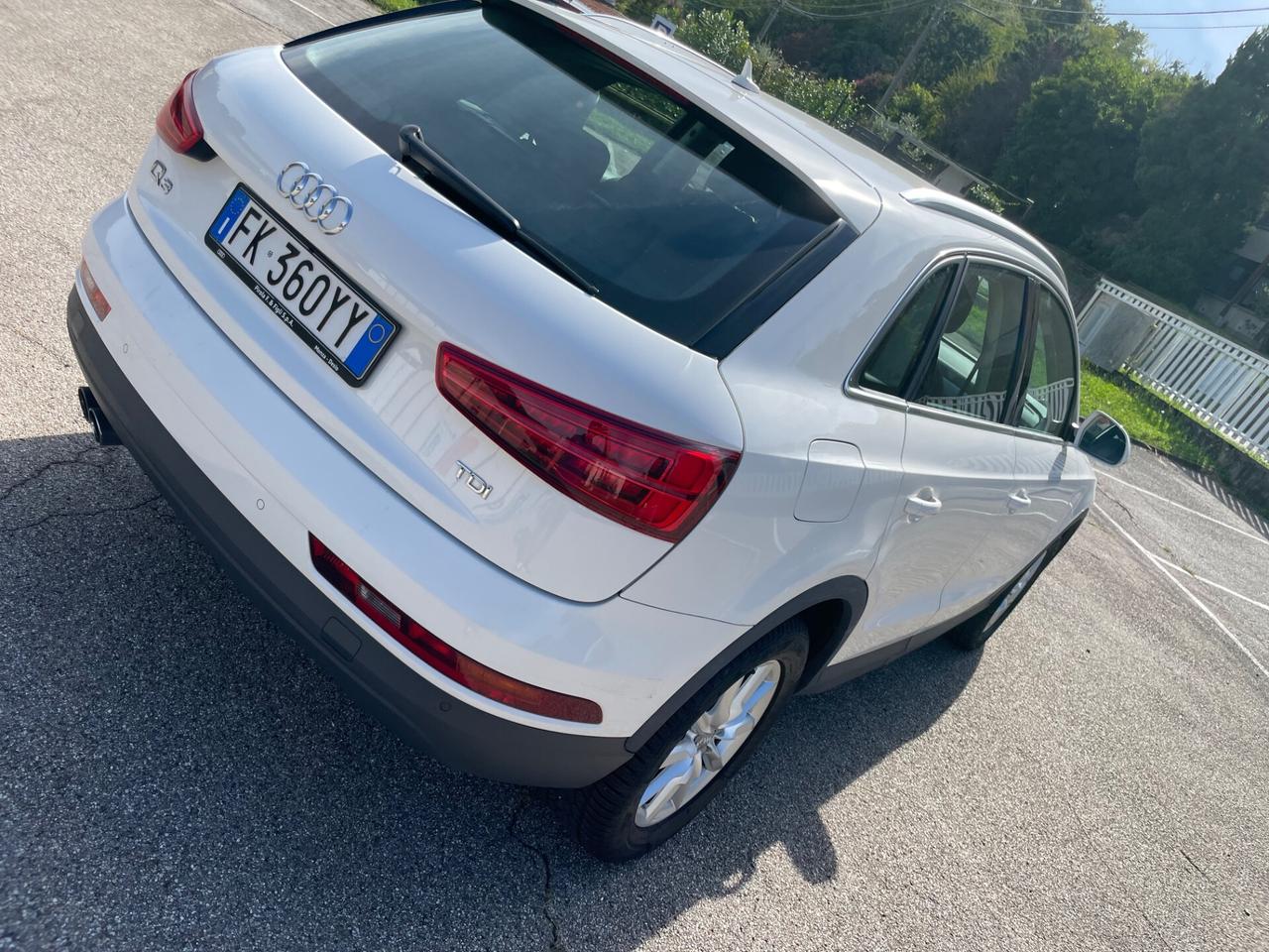 Audi Q3 2.0 TDI 150 CV S tronic Business