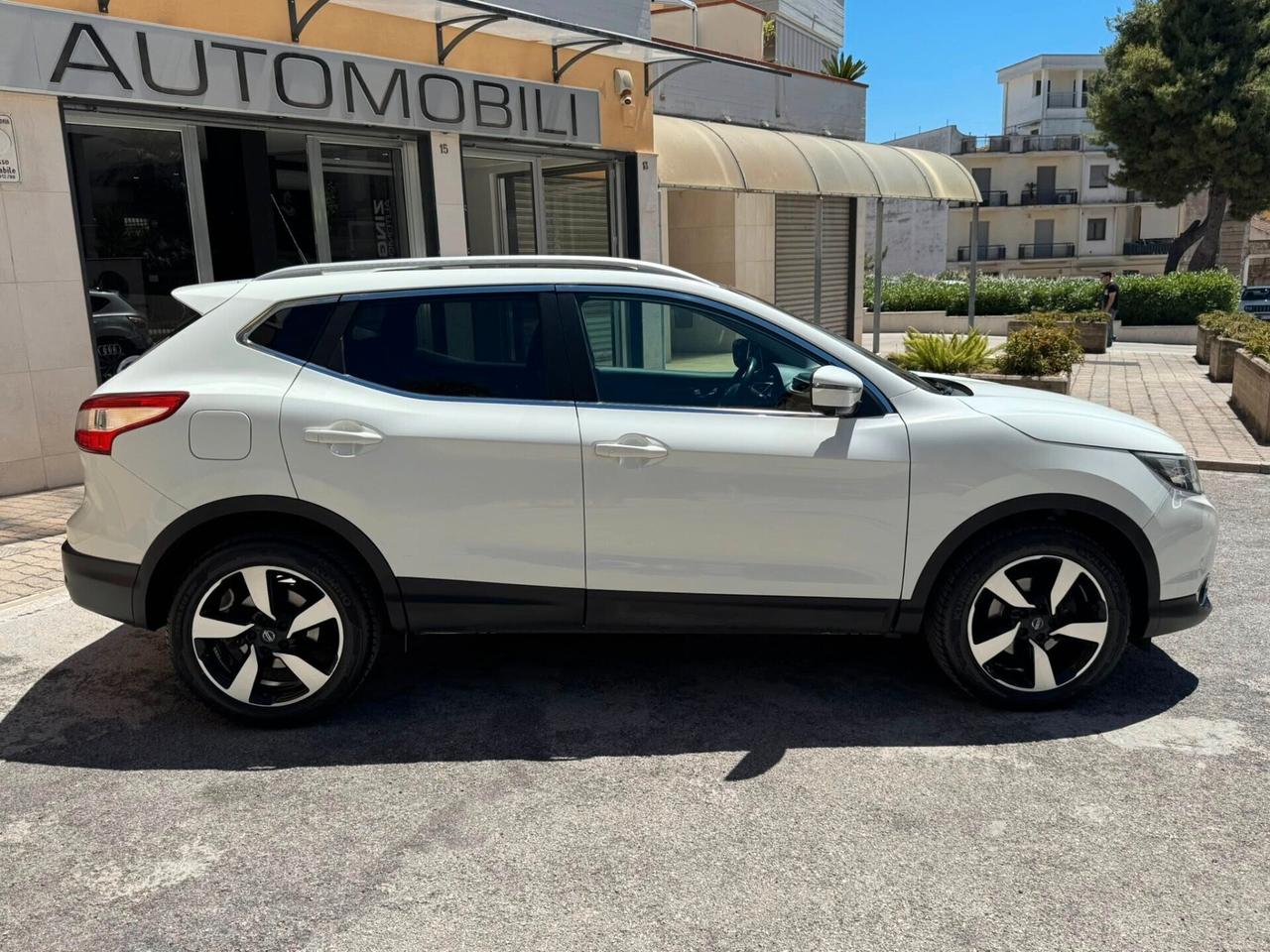 NISSAN QASHQAI 1.5 DCI 110 CV. TETTO+NAVI+RETROCAMERA