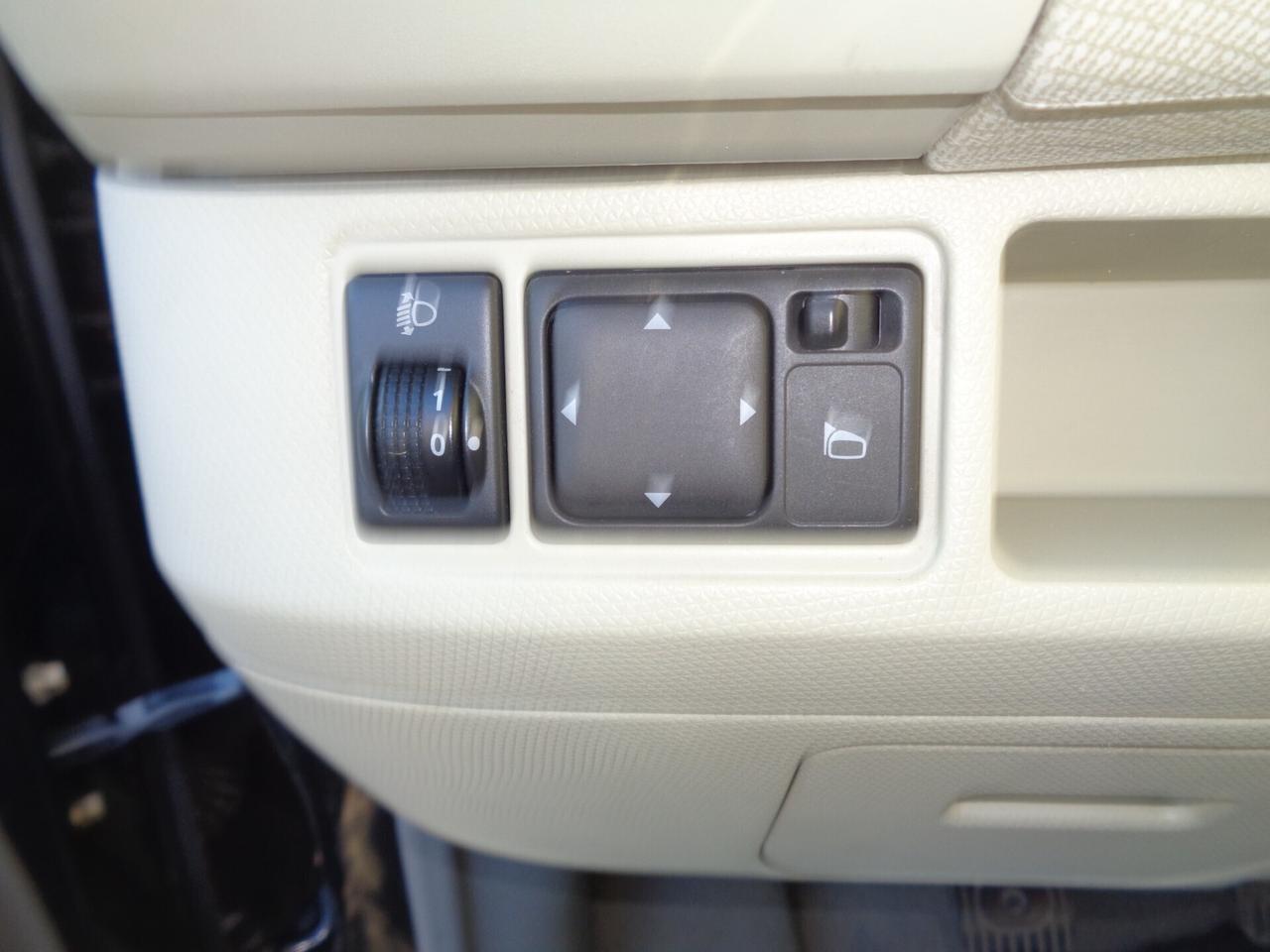 Nissan Micra 1.0 16V 3 porte