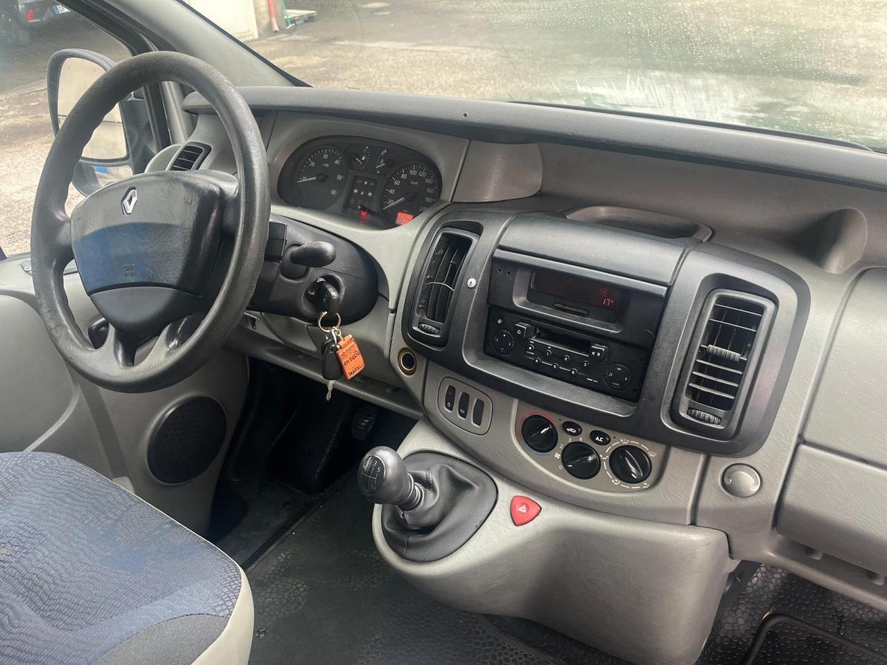 Renault trafic cargo 1.9 dci-cv 100 -2004