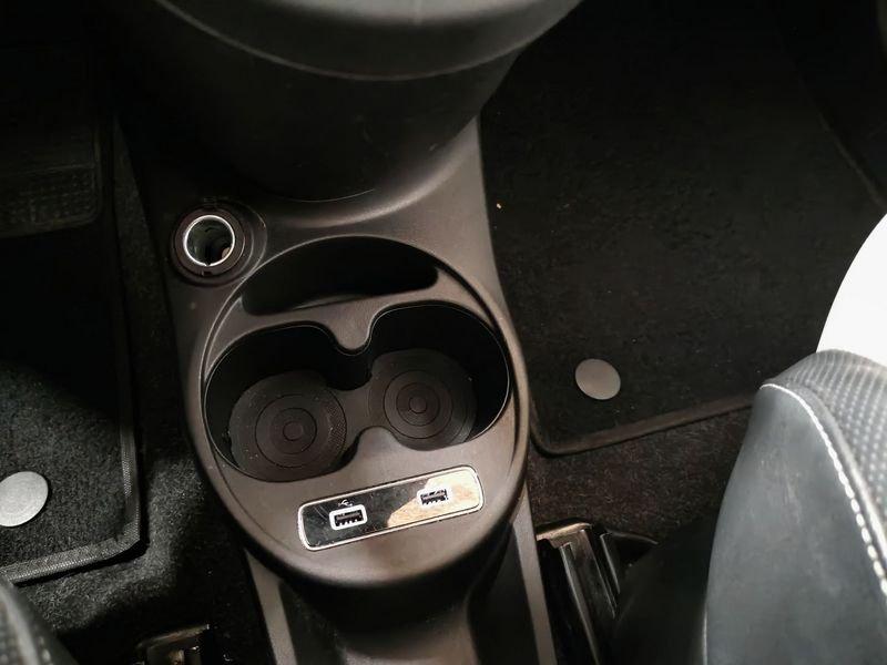 FIAT 500C 1.0 Hybrid Dolcevita