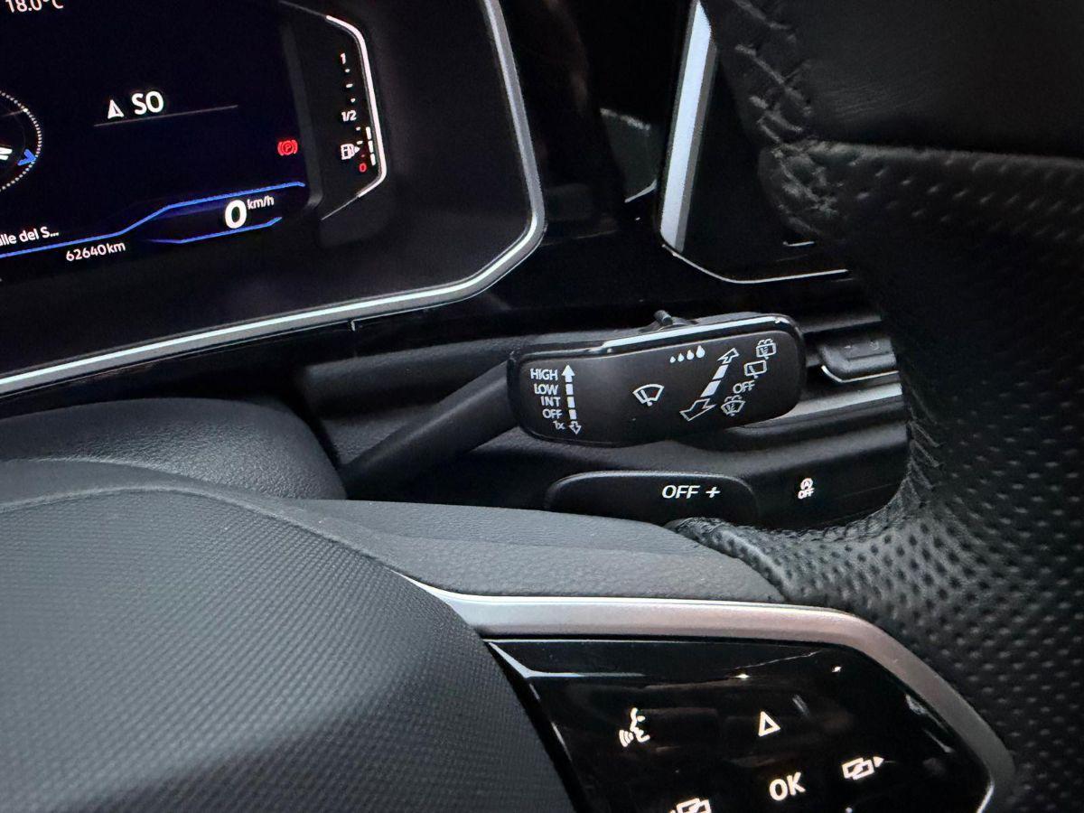 VOLKSWAGEN - T-Roc - 2.0 TDI SCR 150CV DSG 4MOT. R-Line