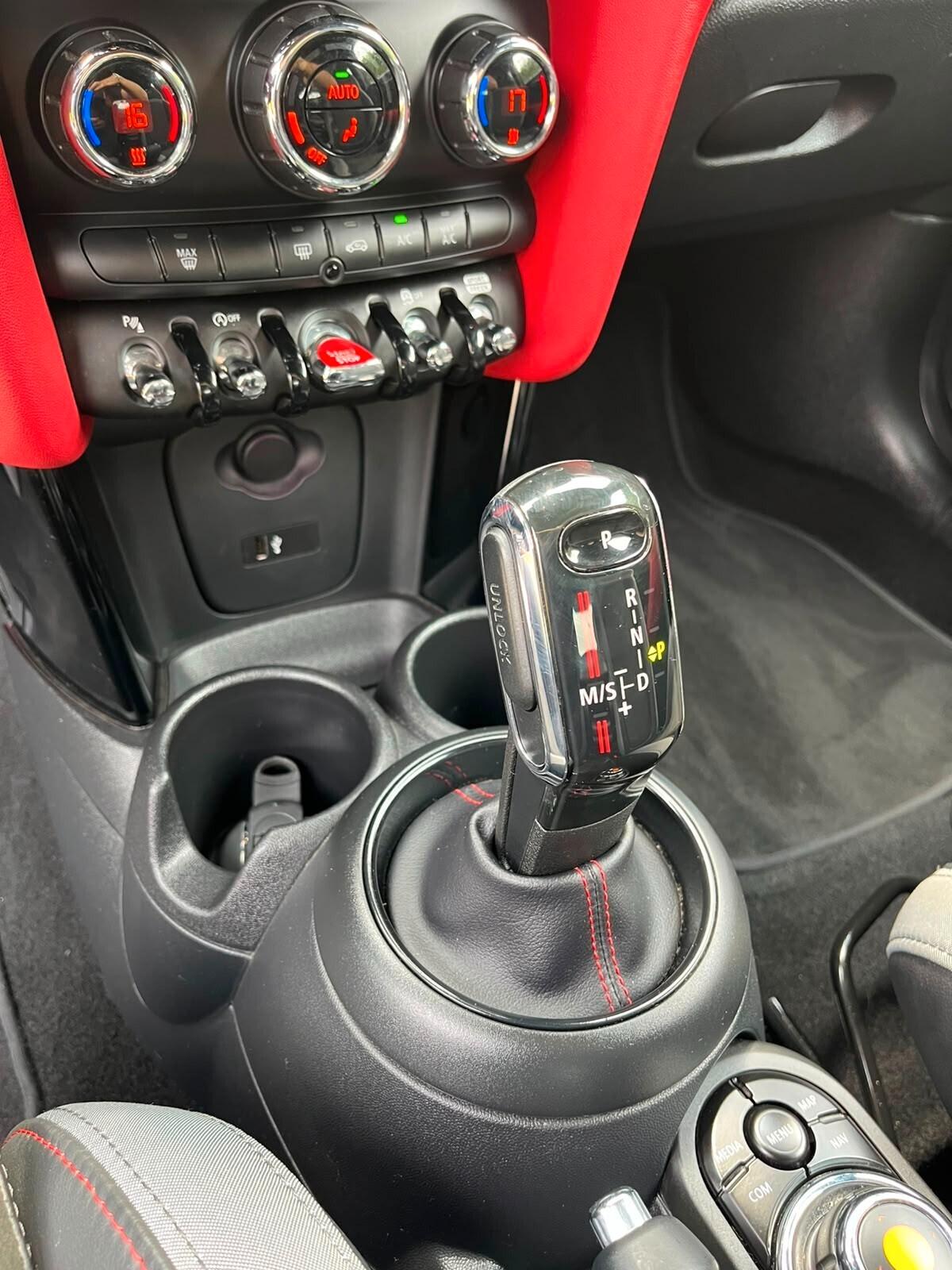Mini 2.0 Cooper S 192CV Da VETRINA