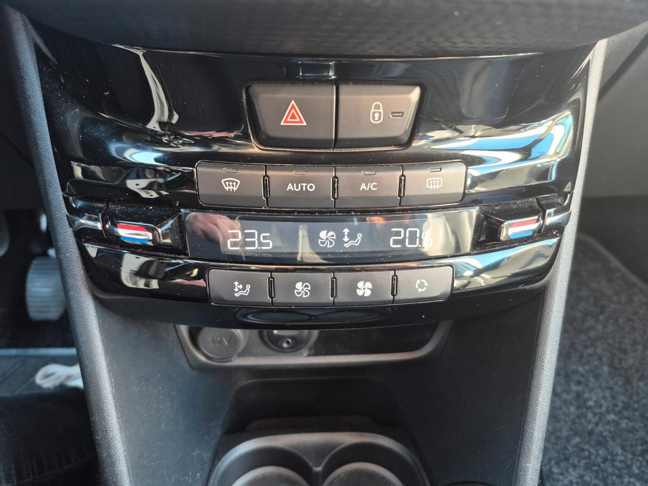 Peugeot 2008 BlueHDi 100 S&S Allure