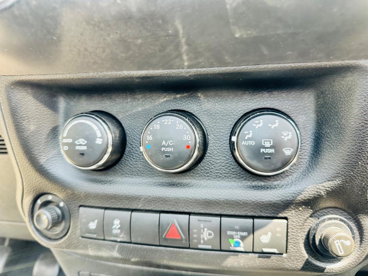 Jeep Wrangler 2.8 CRD DPF Sahara manuale