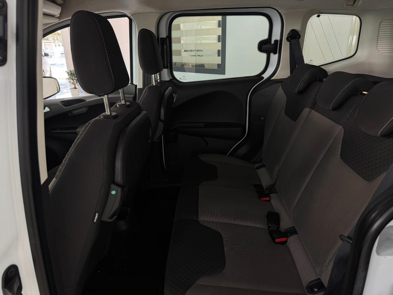Ford Tourneo Courier 1.5 TDCI 75 CV