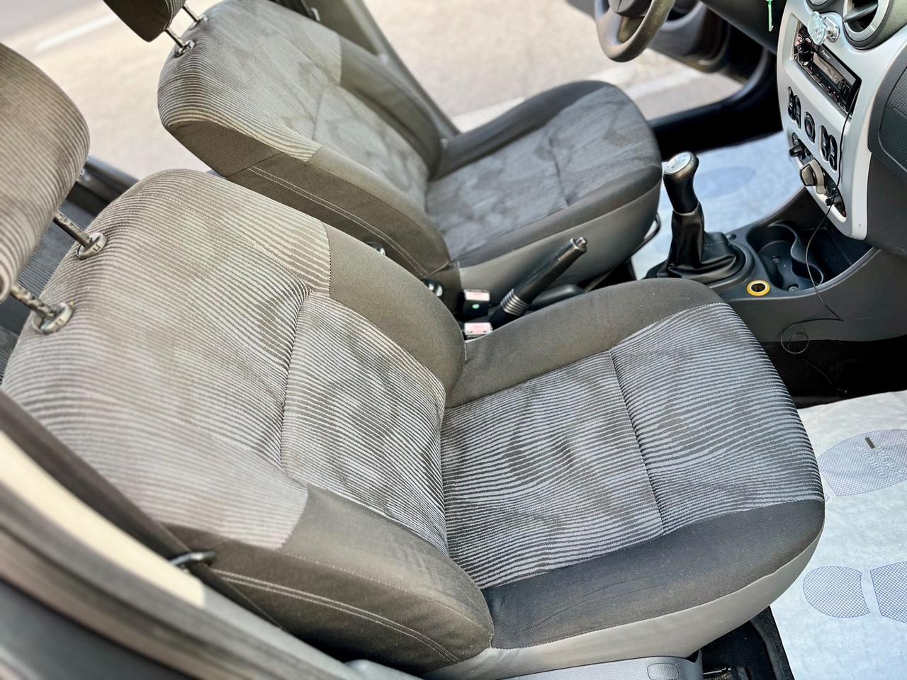 Dacia Sandero 1.4 8V Lauréate