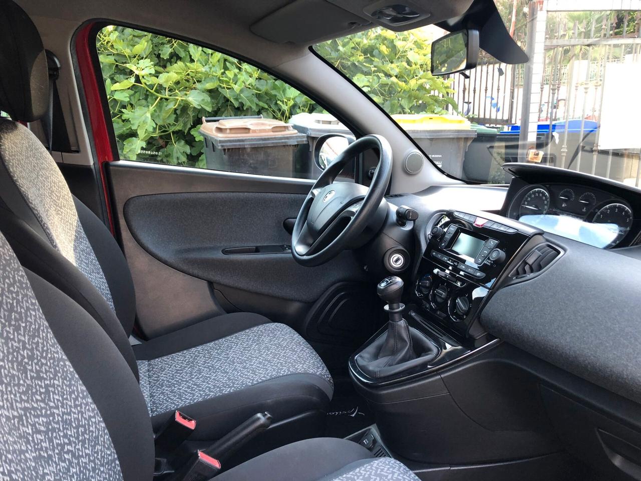 Lancia Ypsilon 1.2 69 CV 5 porte Gold KM 30000