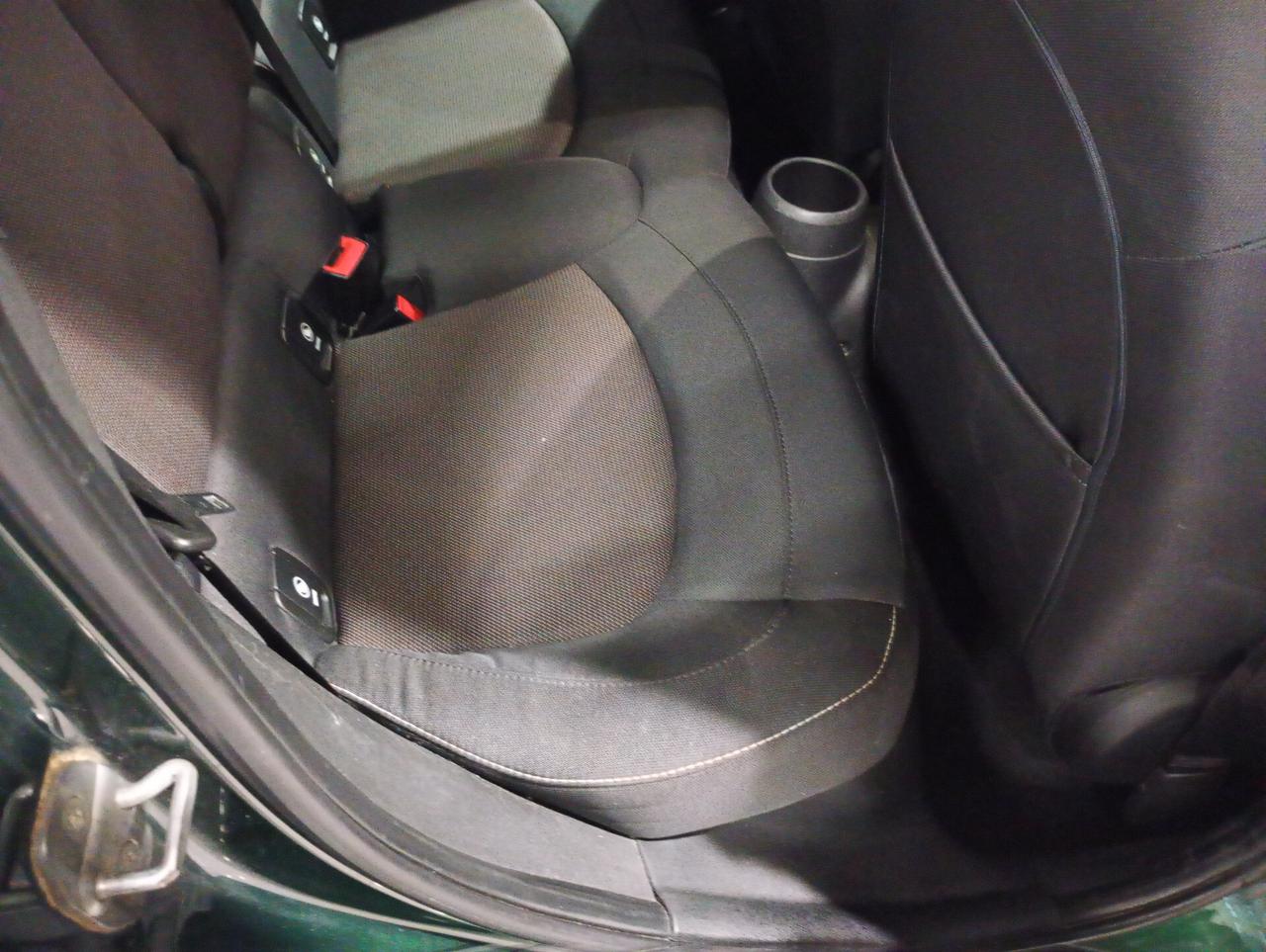 Mini Cooper D 1.5 5P