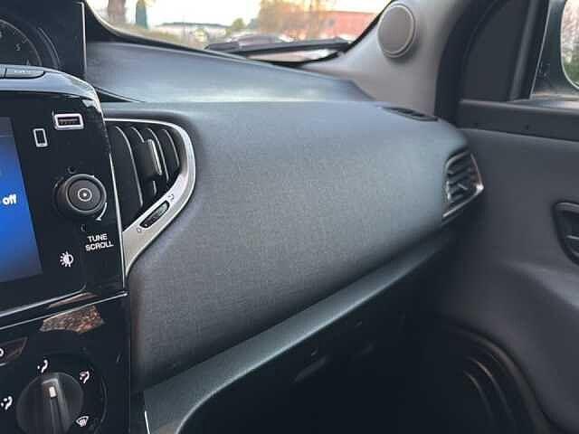 Lancia Ypsilon 1.0 FireFly 5 porte S&S Hybrid Ecochic Gold