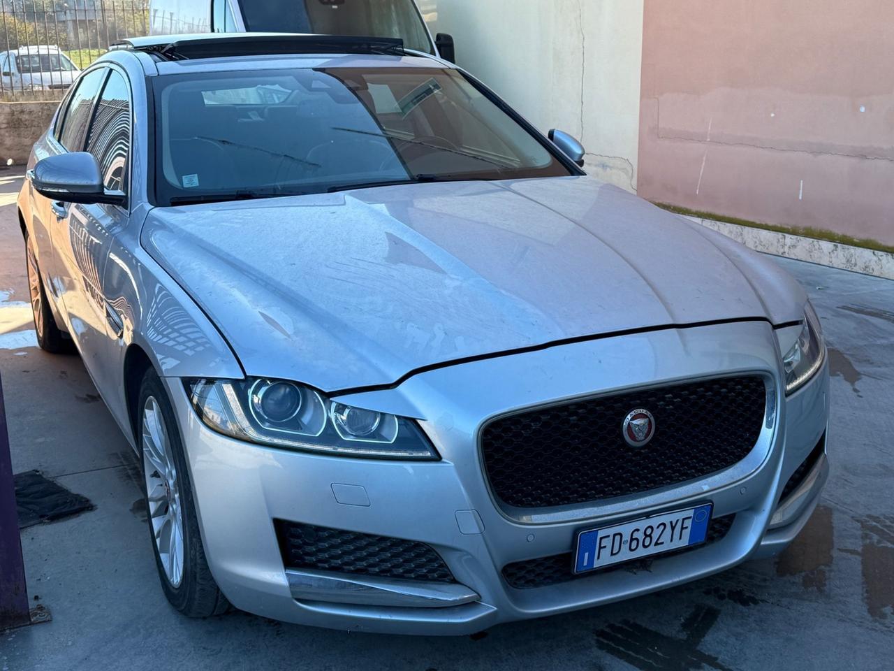 Jaguar XF 2.0 D 180 CV Portfolio