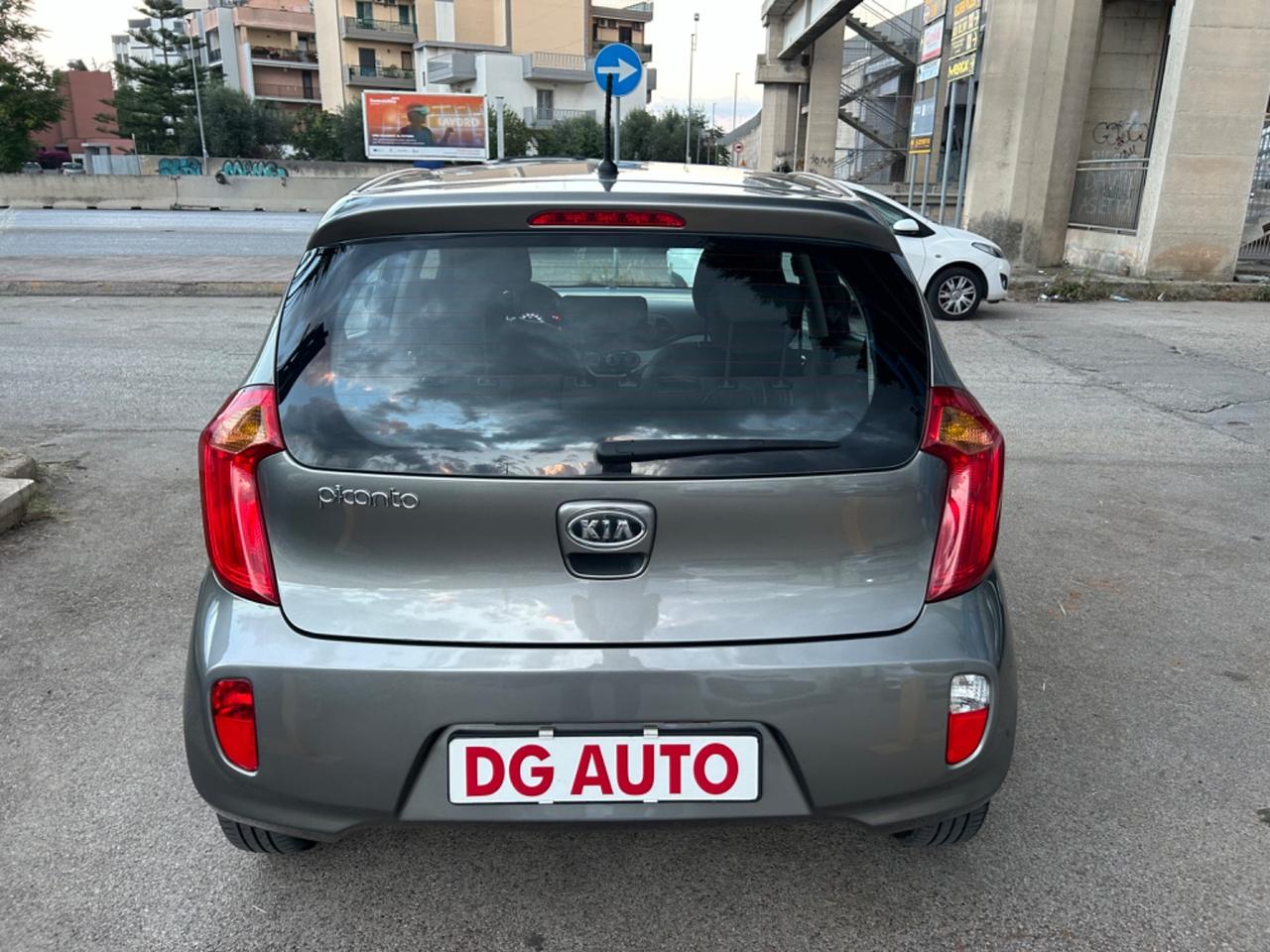 Kia Picanto 1.0 benzina 70 cavalli 2012