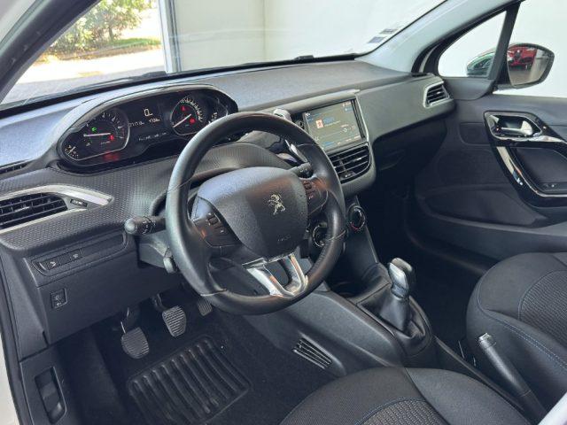 PEUGEOT 208 82cv 5 porte Signature OK NEOPATENTATI
