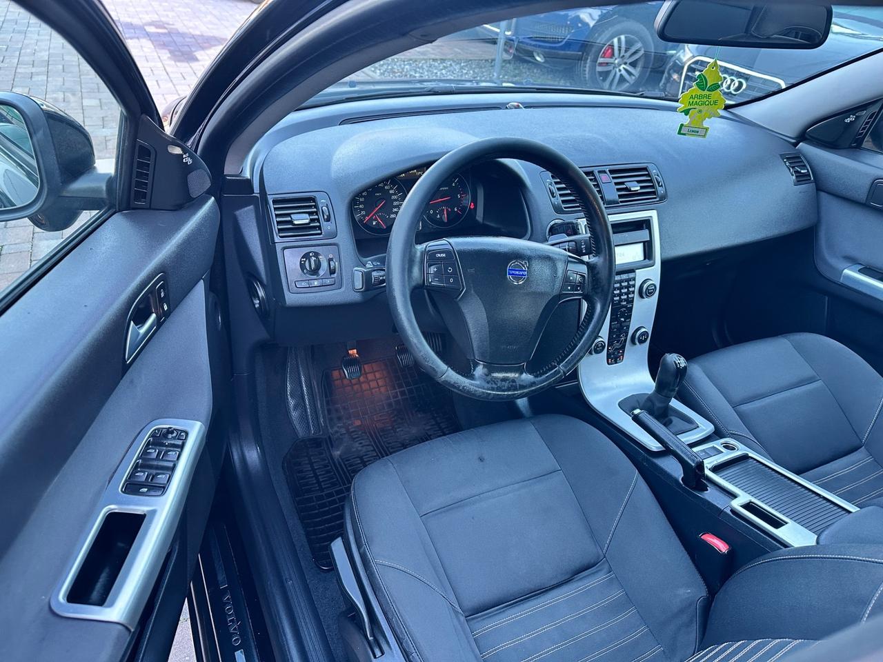 Volvo V50 D3 R-design