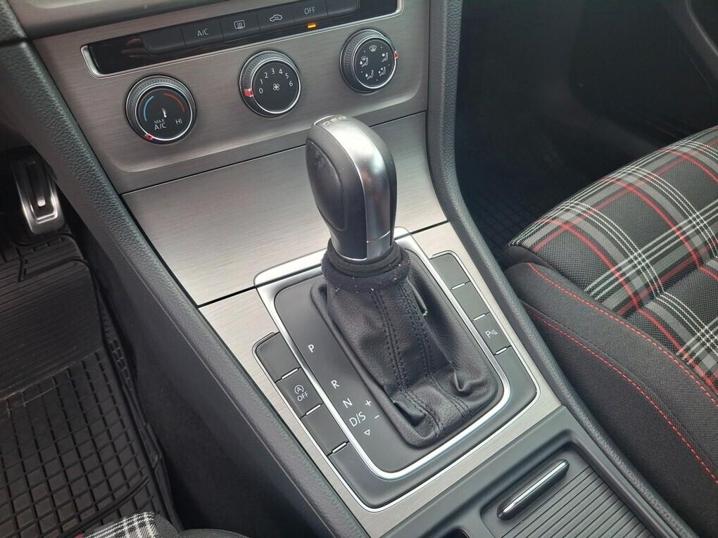 Volkswagen Golf SW 1.6 TDI DSG Allestimento GTI