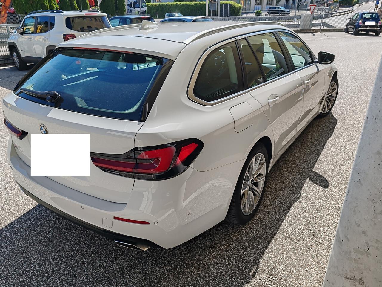 BMW 520d - X Drive - Touring Business - Diesel/Ibrida
