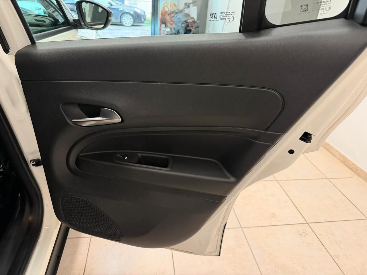 Jeep Avenger 1.2 Turbo 100 CV Altitude a 220 al mese