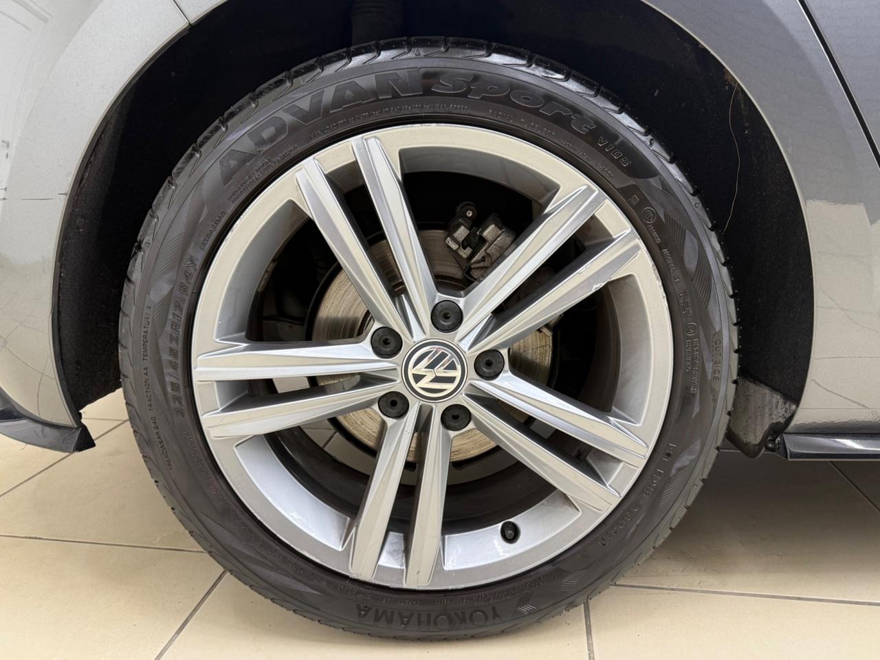 Volkswagen Golf 1.6 TDI 116CV R-LINE DSG FULL LED IPERFULL