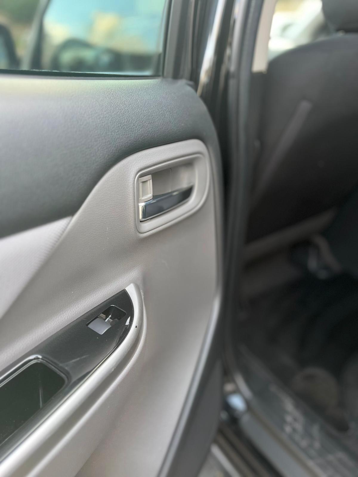 Mitsubishi L200 2.4 DI-D/181CV Double Cab Intense Hp Mivec