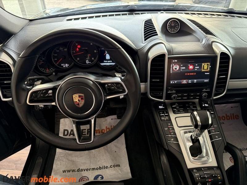 Porsche Cayenne 3.0 Diesel Pure green Platinum Edition