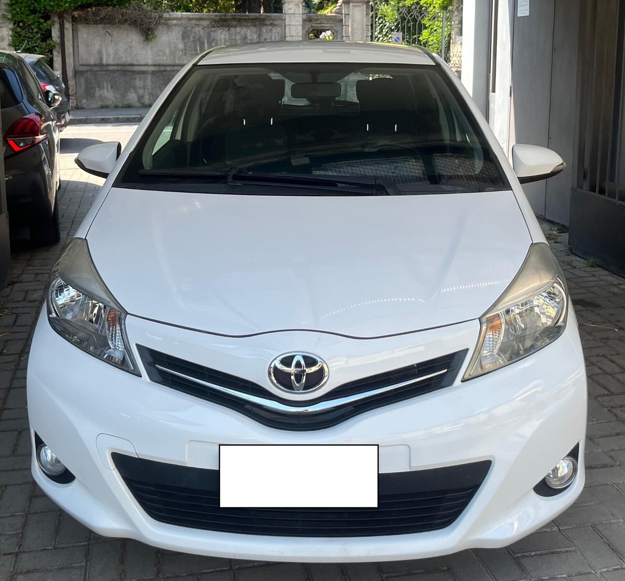 TOYOTA YARIS 1.0 BENZINA 5 PORTE - ANCHE PER NEOPATENTATI