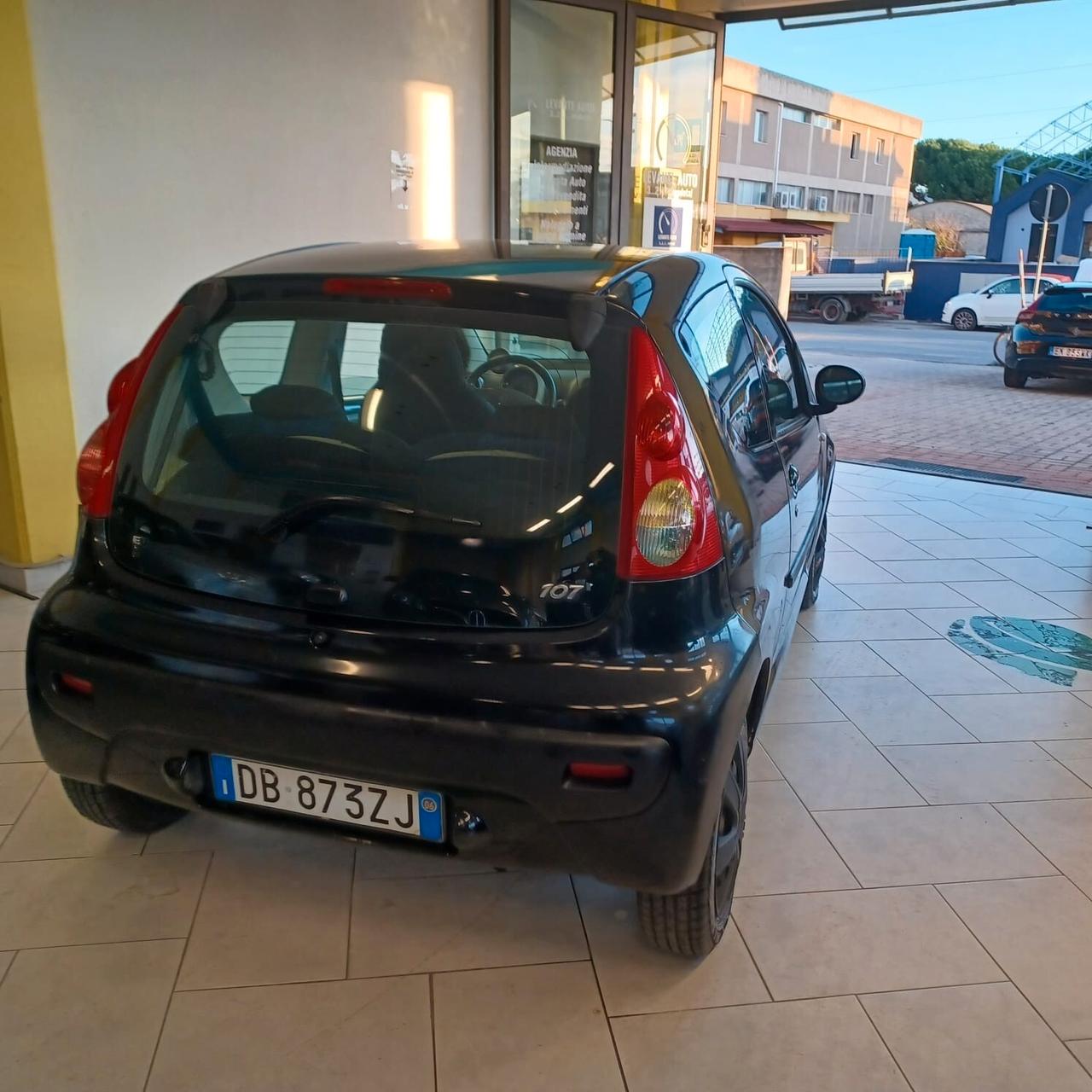 ECONOMICA PEUGEOT 107 1.0 NEOPATENTATI