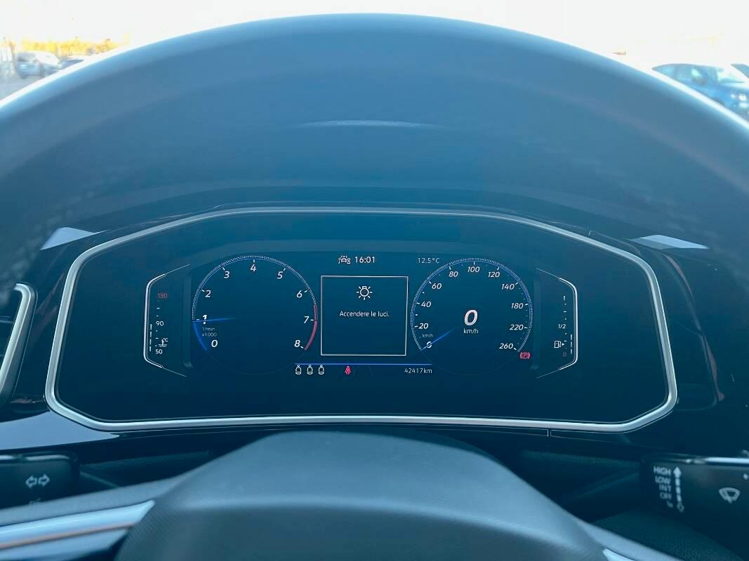 Volkswagen T-Roc 1.0 tsi R-Line 110cv