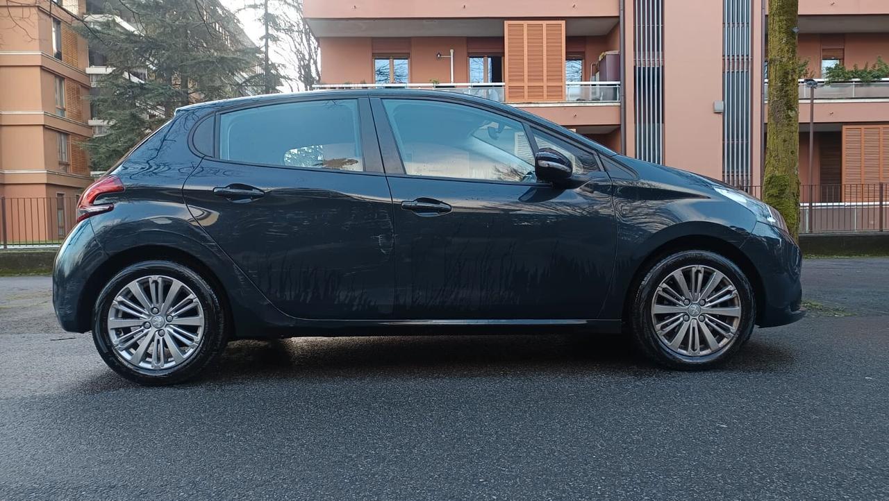 Peugeot 208 PureTech 82 5 porte Allure