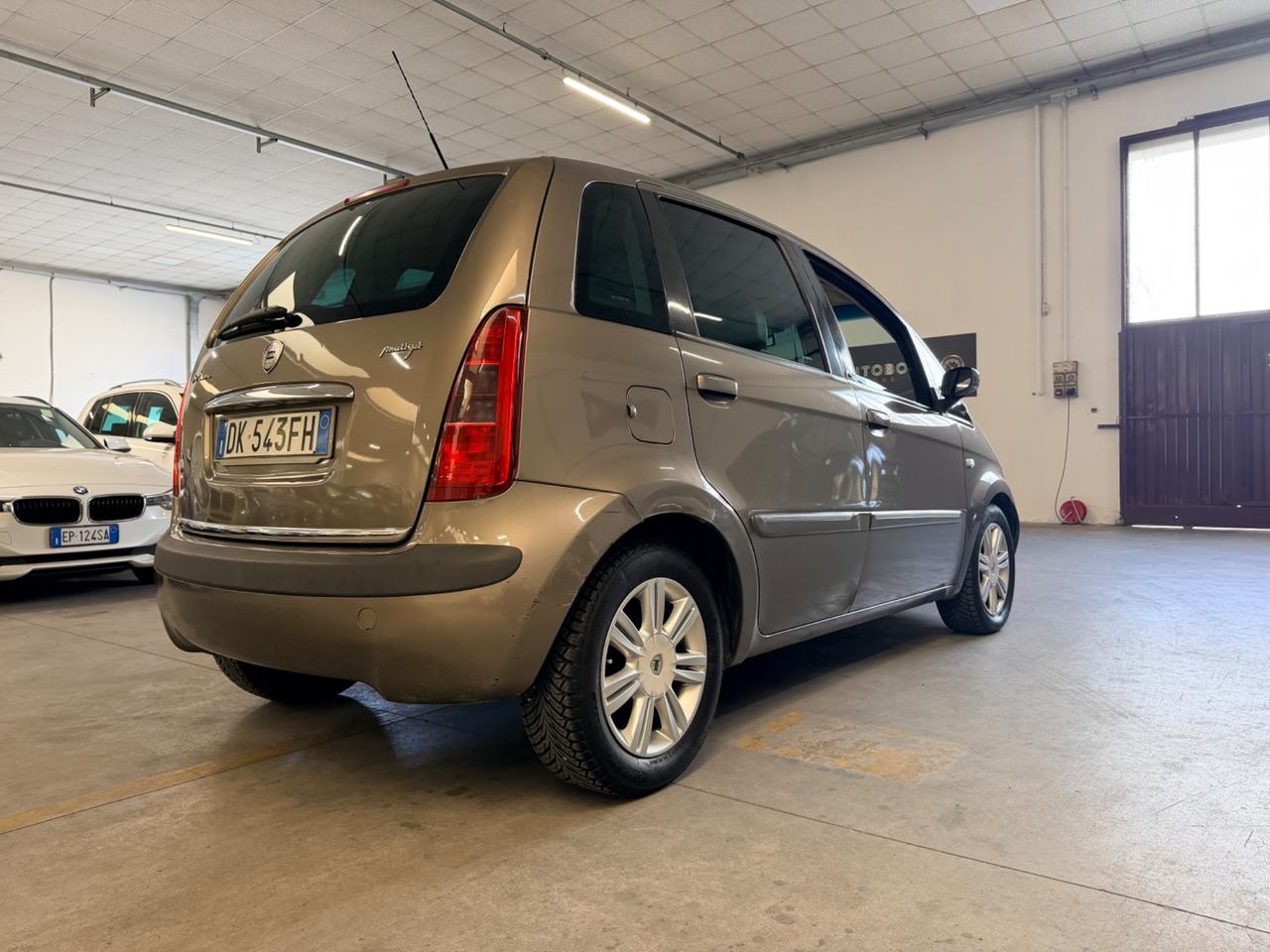 Lancia Ypsilon 1.3 MJT 90 CV Platino