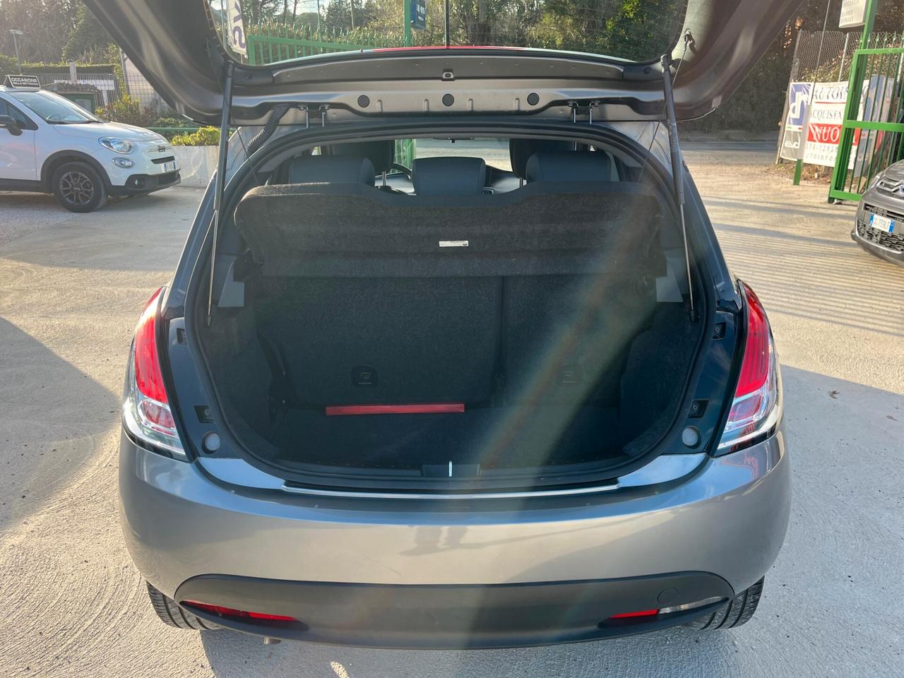 Lancia Ypsilon 1.0 FireFly 5 porte S&S Hybrid Oro